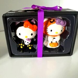 Hello kitty salt and pepper shakers